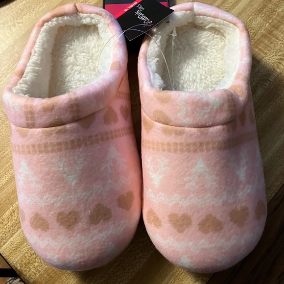 🌸Cuddl Duds Pink Heart Girls Slippers - Picture 1 of 5